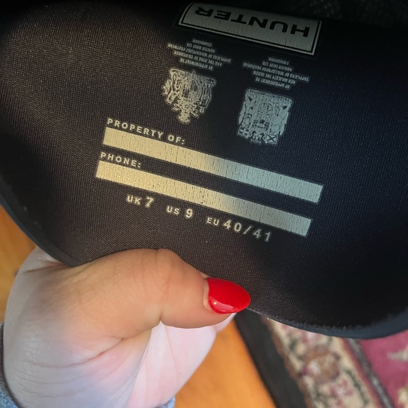 Women’s size 9 Hunter rain boots. Great condition. - Picture 4 of 4